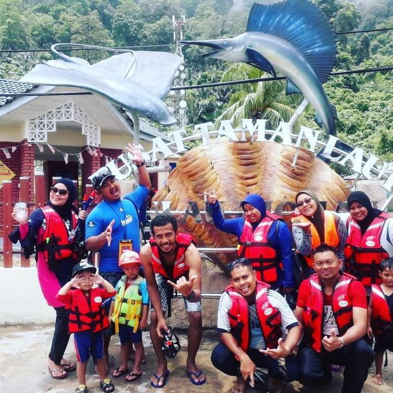 Marina Bay Resort & Restaurant Kampung Genting Екстер'єр фото