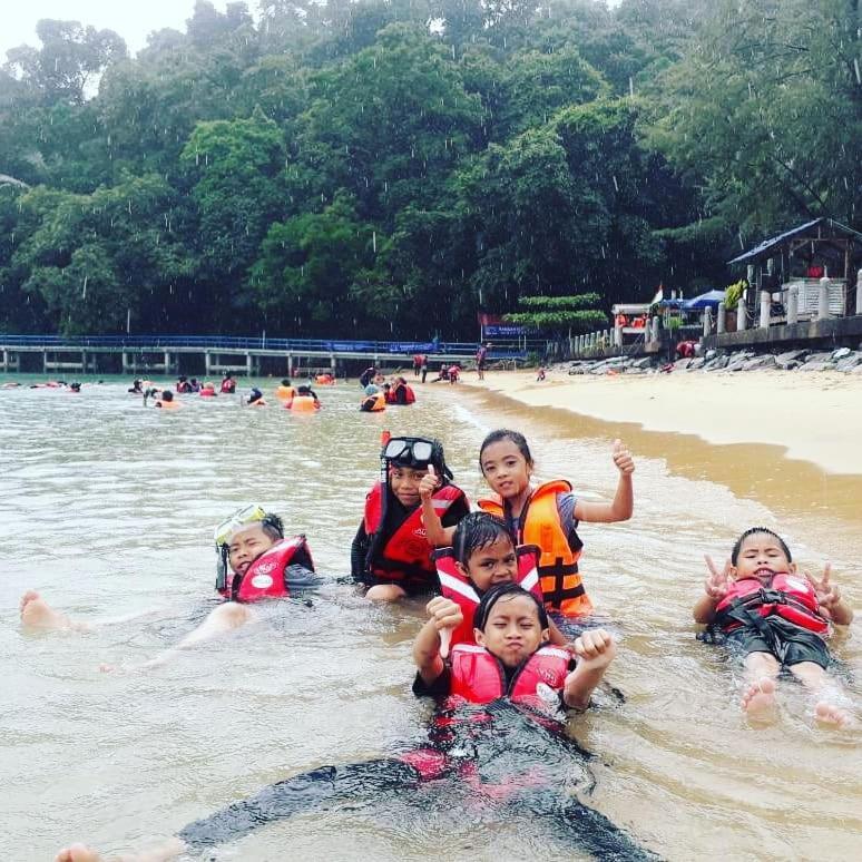 Marina Bay Resort & Restaurant Kampung Genting Екстер'єр фото