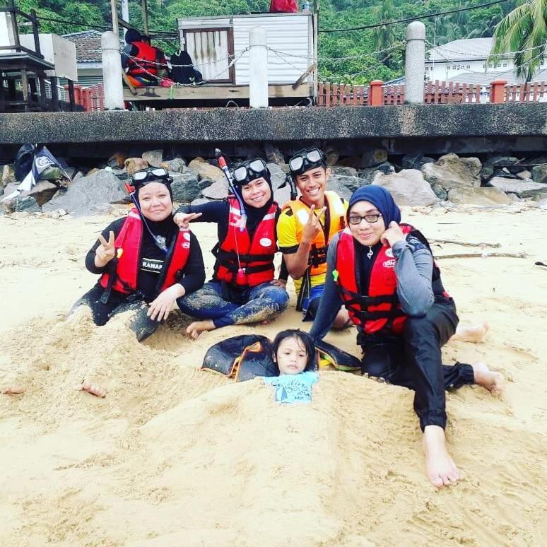 Marina Bay Resort & Restaurant Kampung Genting Екстер'єр фото